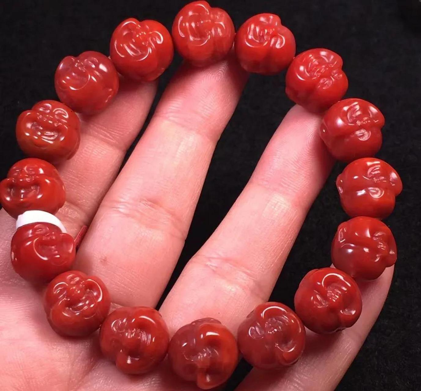 南红瓦西料雕刻笑佛手串,尺寸12.
