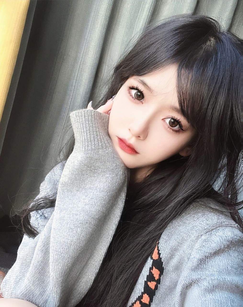 00后美女,这高颜值长相真不赖