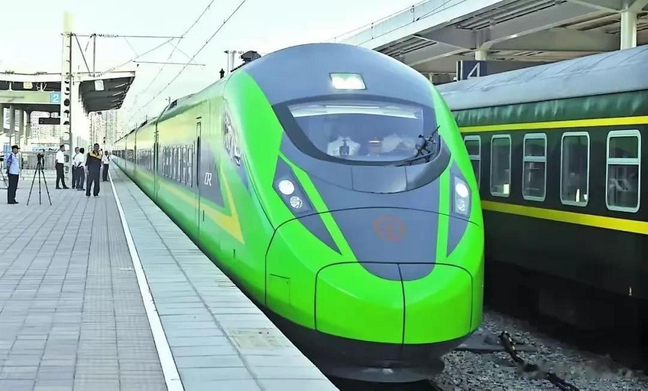 中老铁路开通,中国昆明至老挝万象的国际列车d887次旅客列车开始运营.