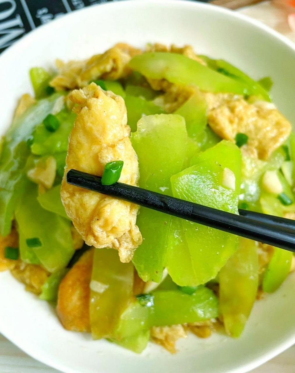 莴笋炒鸡蛋 超级下饭的家常菜  #奇趣美食嘉年华