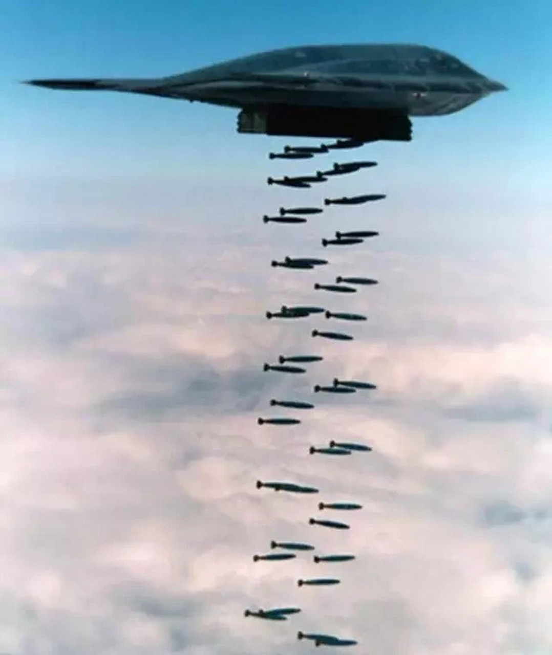 1999年5月8日清晨5时45分左右,北约部队的轰炸机飞到了中国驻南斯拉夫