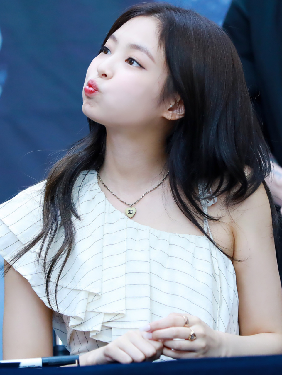 为什么妮这么可爱 jennie日常私服穿搭分享 可奶可a的妮妮太喜欢了