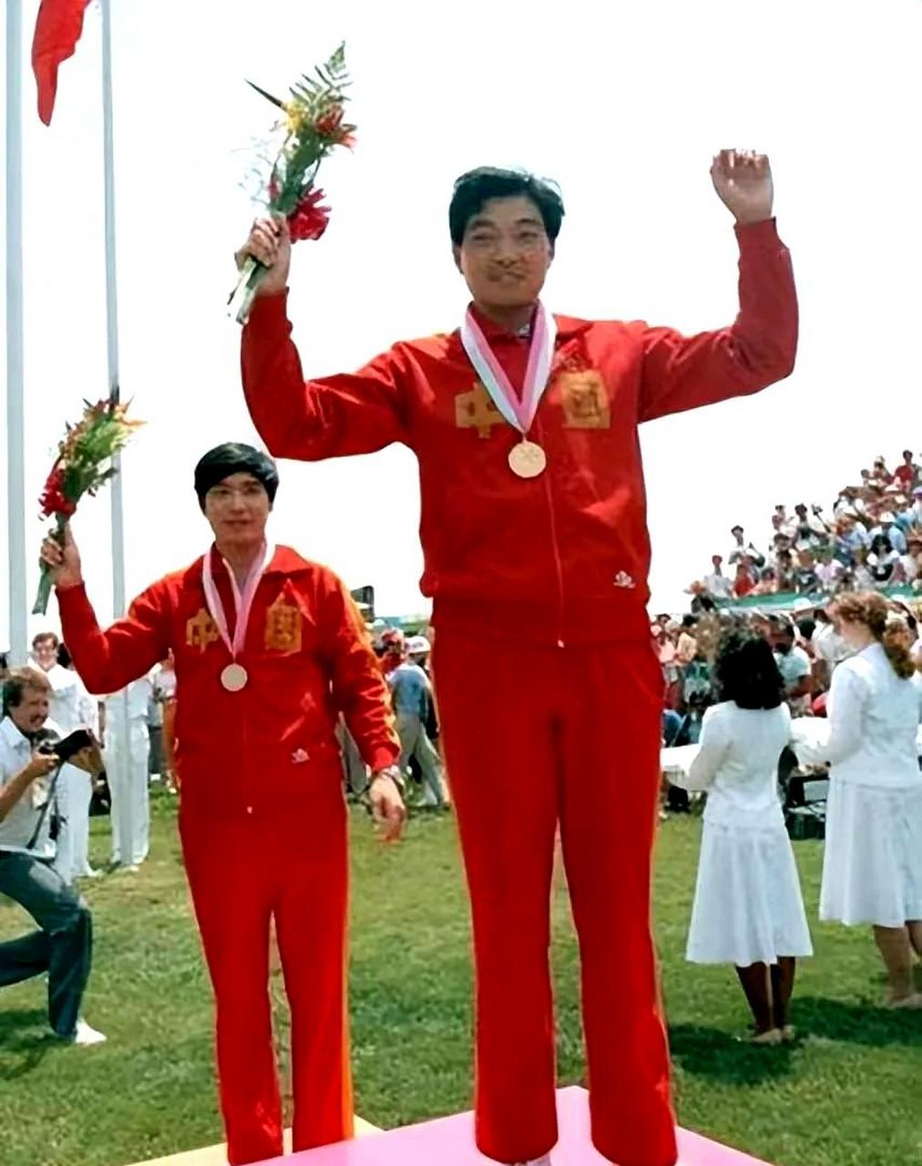 许海峰是中国第一位获得奥运金牌的选手,虽然他已经66岁了,但他展现出