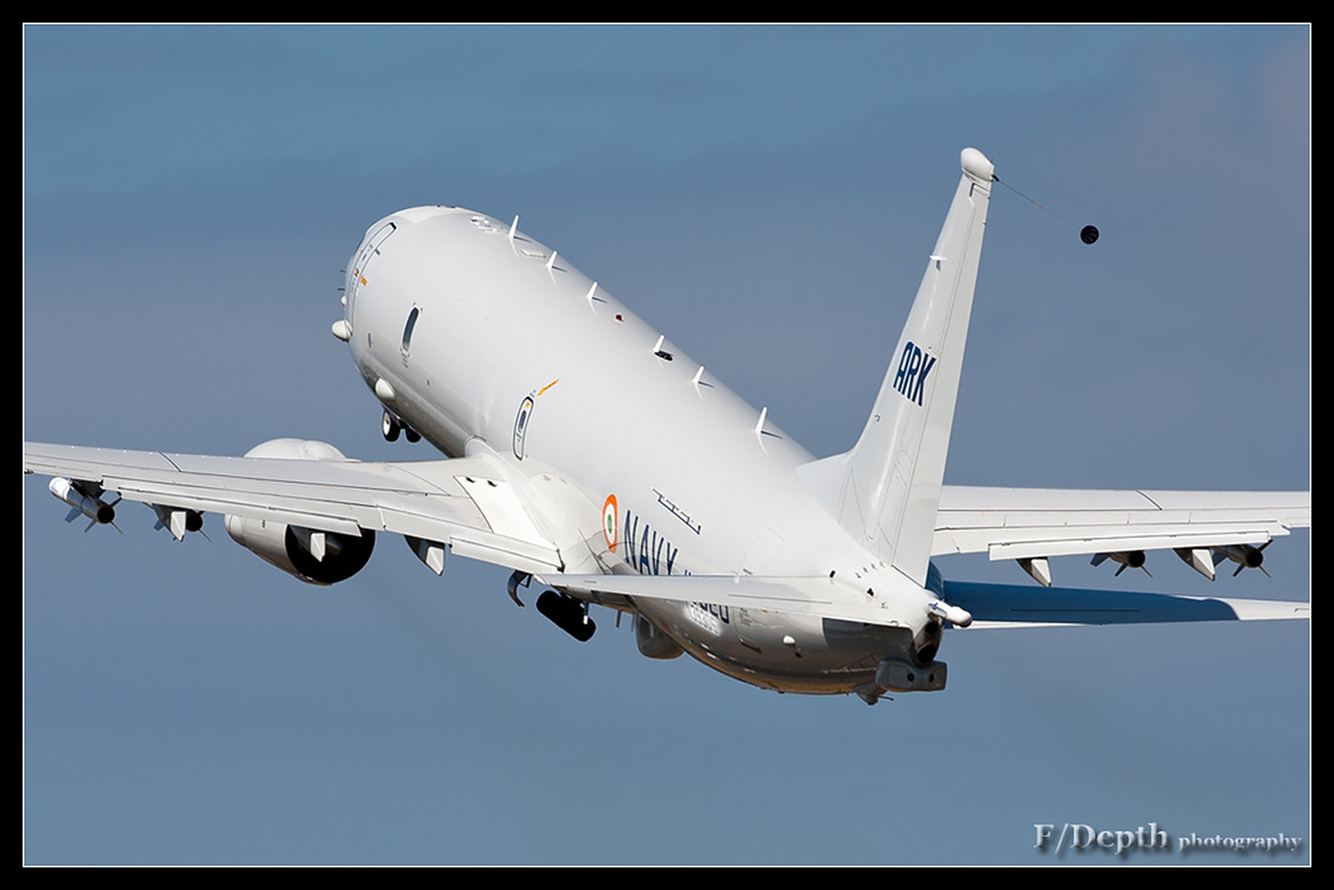 印度进口12架p8反潜机巡逻机,以应对周边的已经存在的威胁.