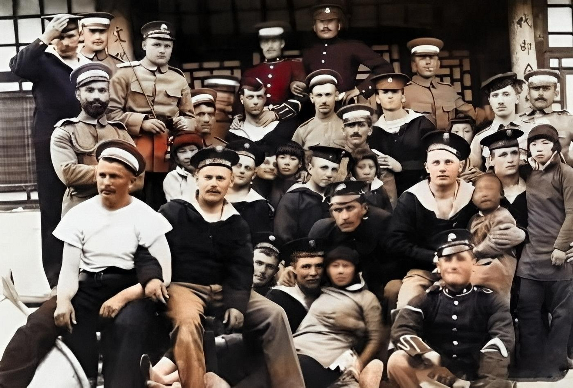 到1900年八国联军入侵北京的时候,慈禧和光绪早都走了,普通人在受苦