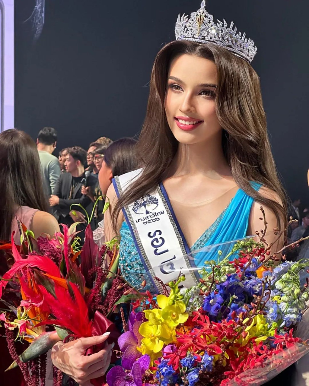 火遍全网的泰国小姐亚军bella