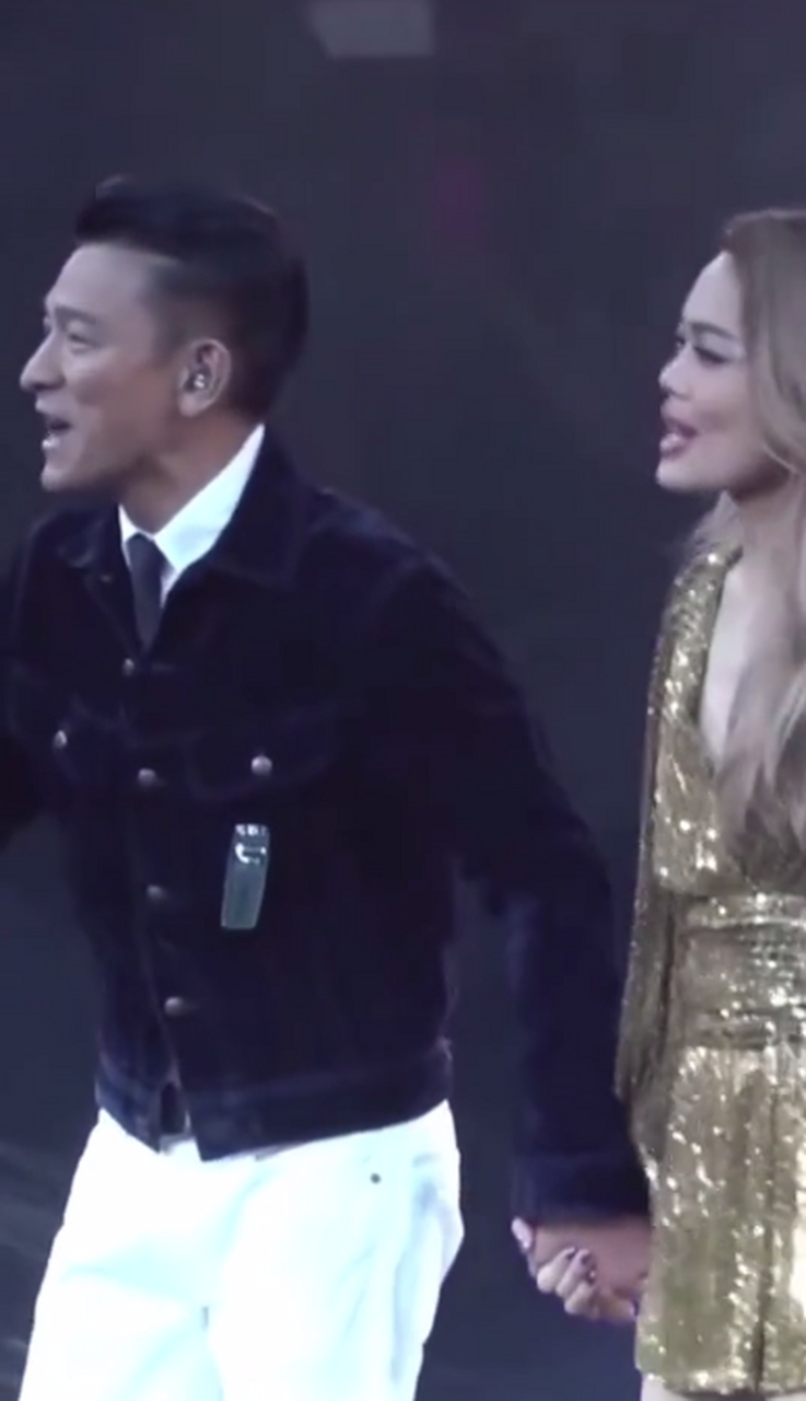 刘德华助阵容祖儿演唱会,瞬间成为主角,红了几十年,近60岁人气丝毫不