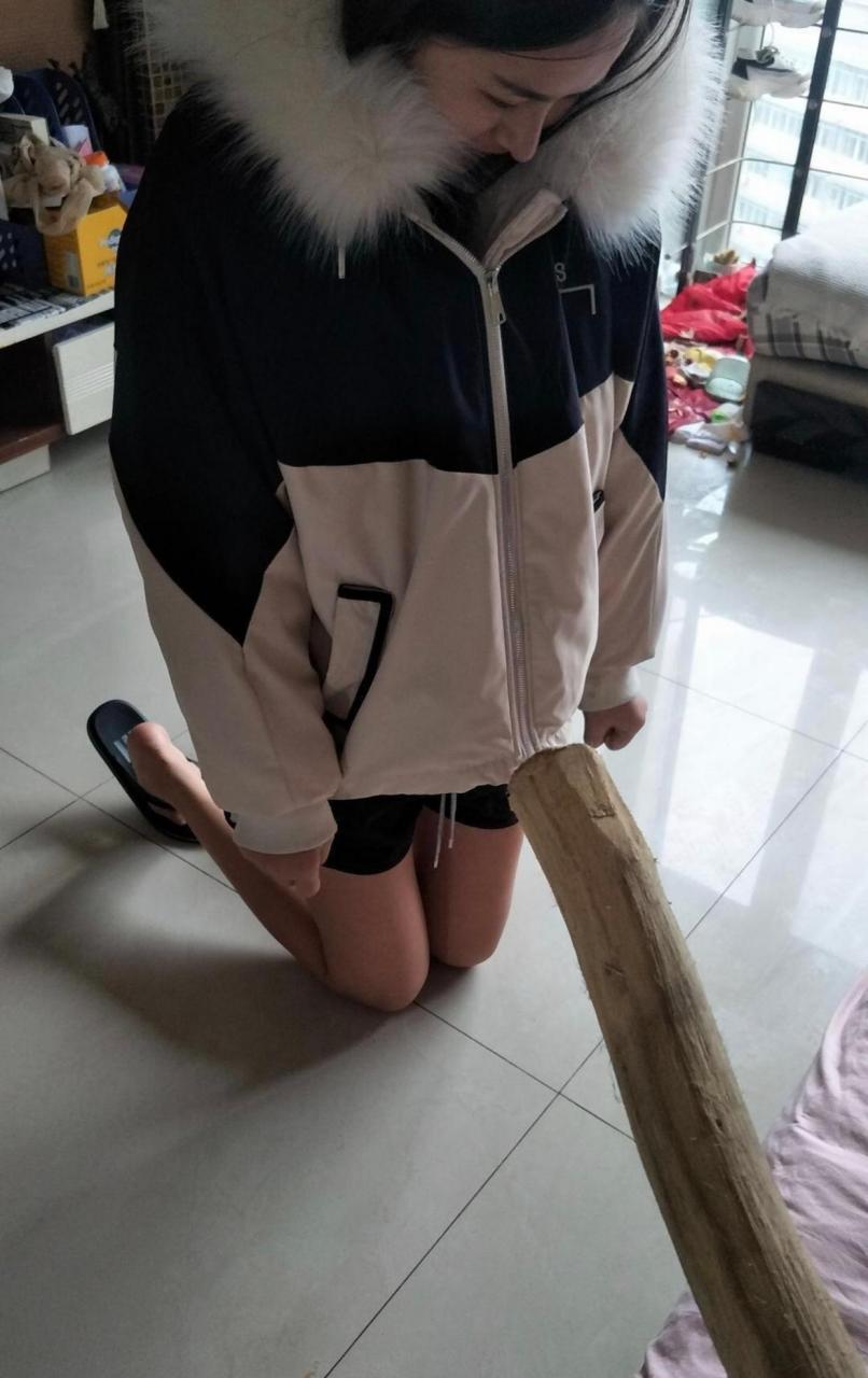 女朋友出轨了,跪下认错我要原谅她吗[滑稽]