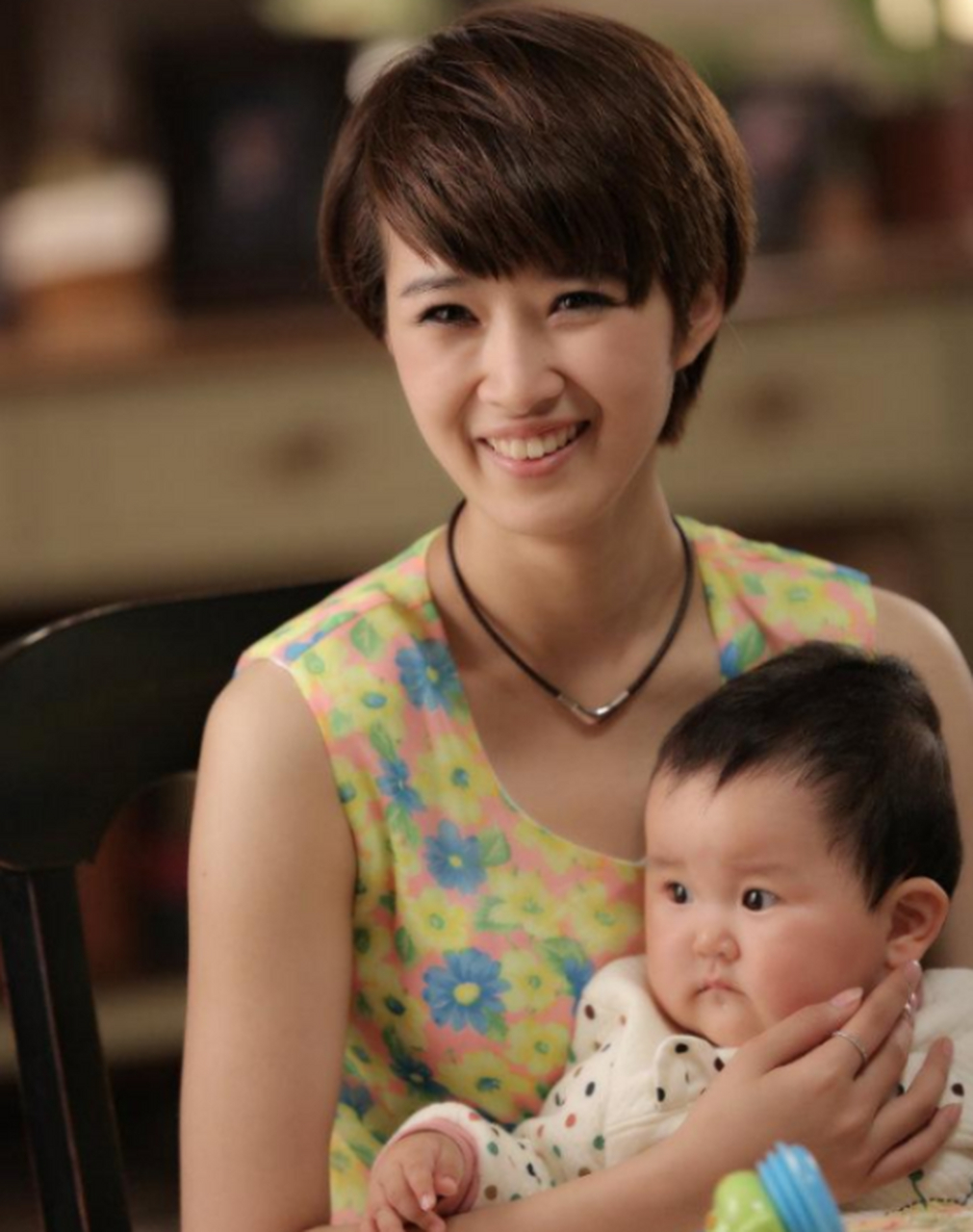 奚望突然说:"妈妈,我们要分开了".