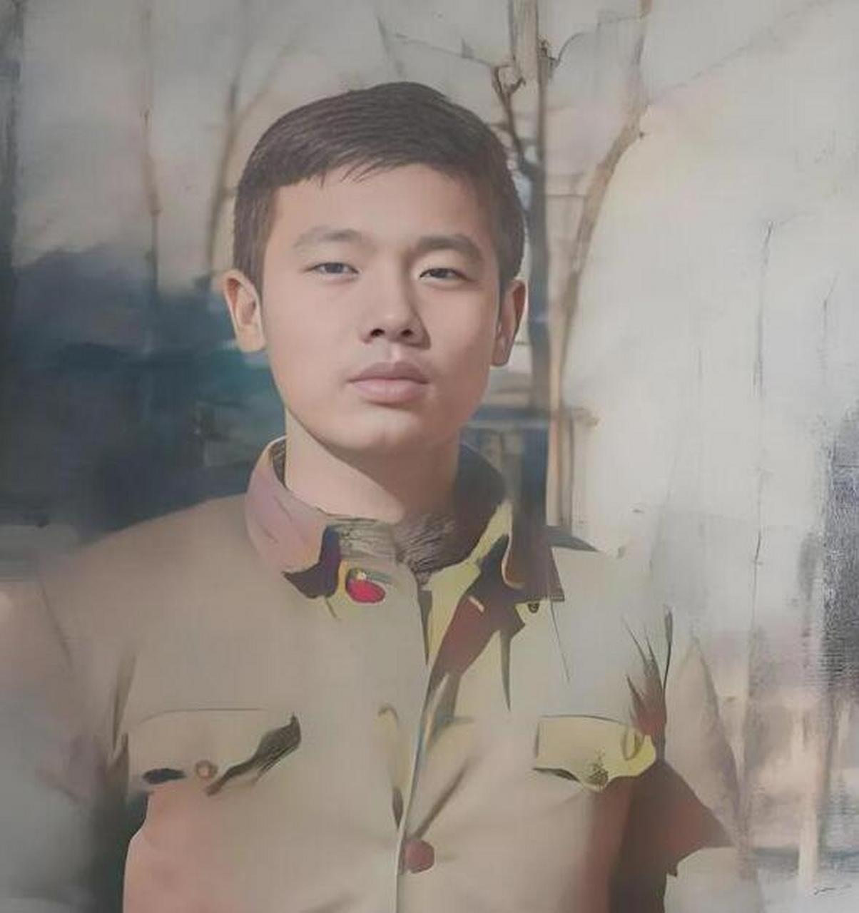 70年代,少年葛优脱颖而出,拥有浓密的头发和帅气的容貌.