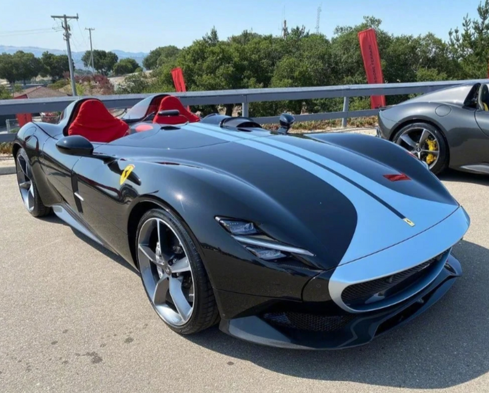 法拉利monza sp2惊艳登场,哪一款配色是你的心头好?