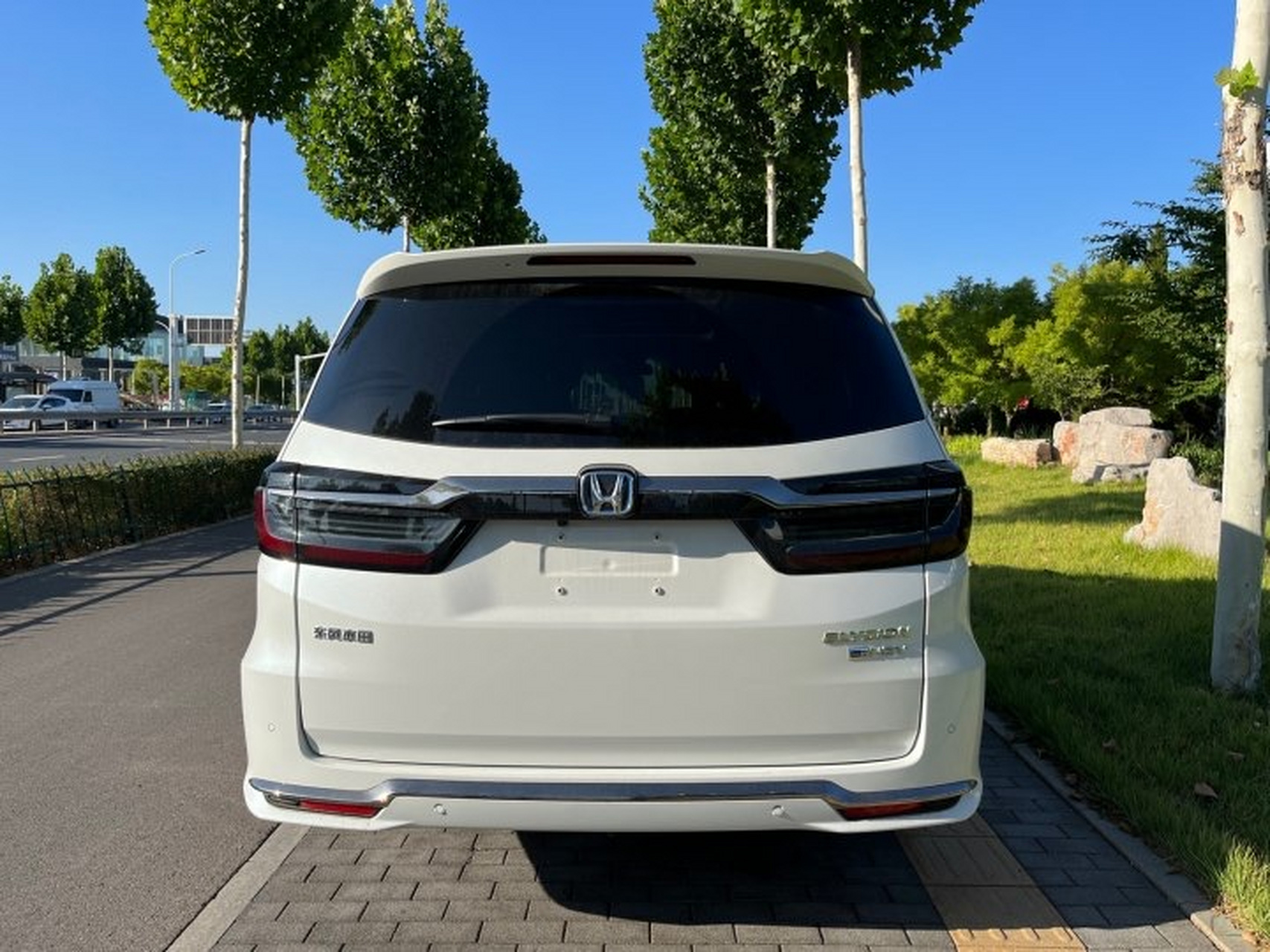 车友去年2月提了辆本田艾力绅 2022款 2.0l e:hev 豪华版,落地价30.