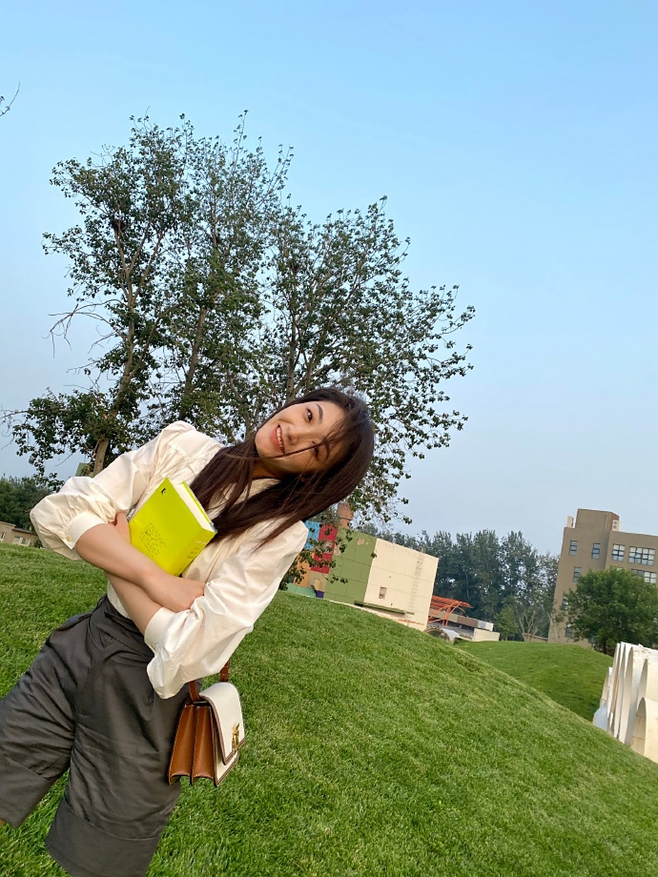 迟茜# 不知道大家还记得这位主持人迟茜不,是中国传媒大学研究生