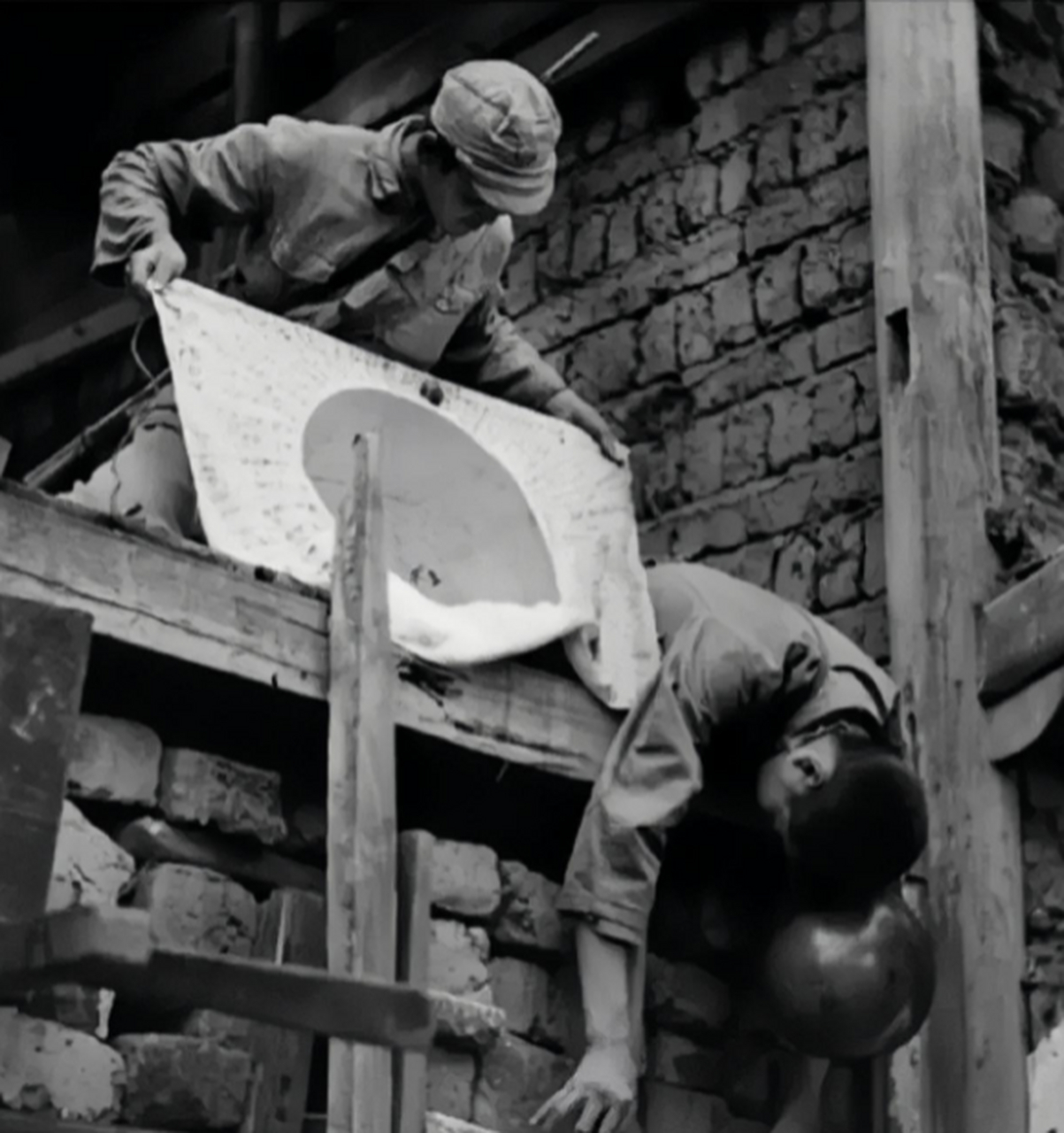 历史老照片: 1944年,云南腾冲光复后的一张留影.