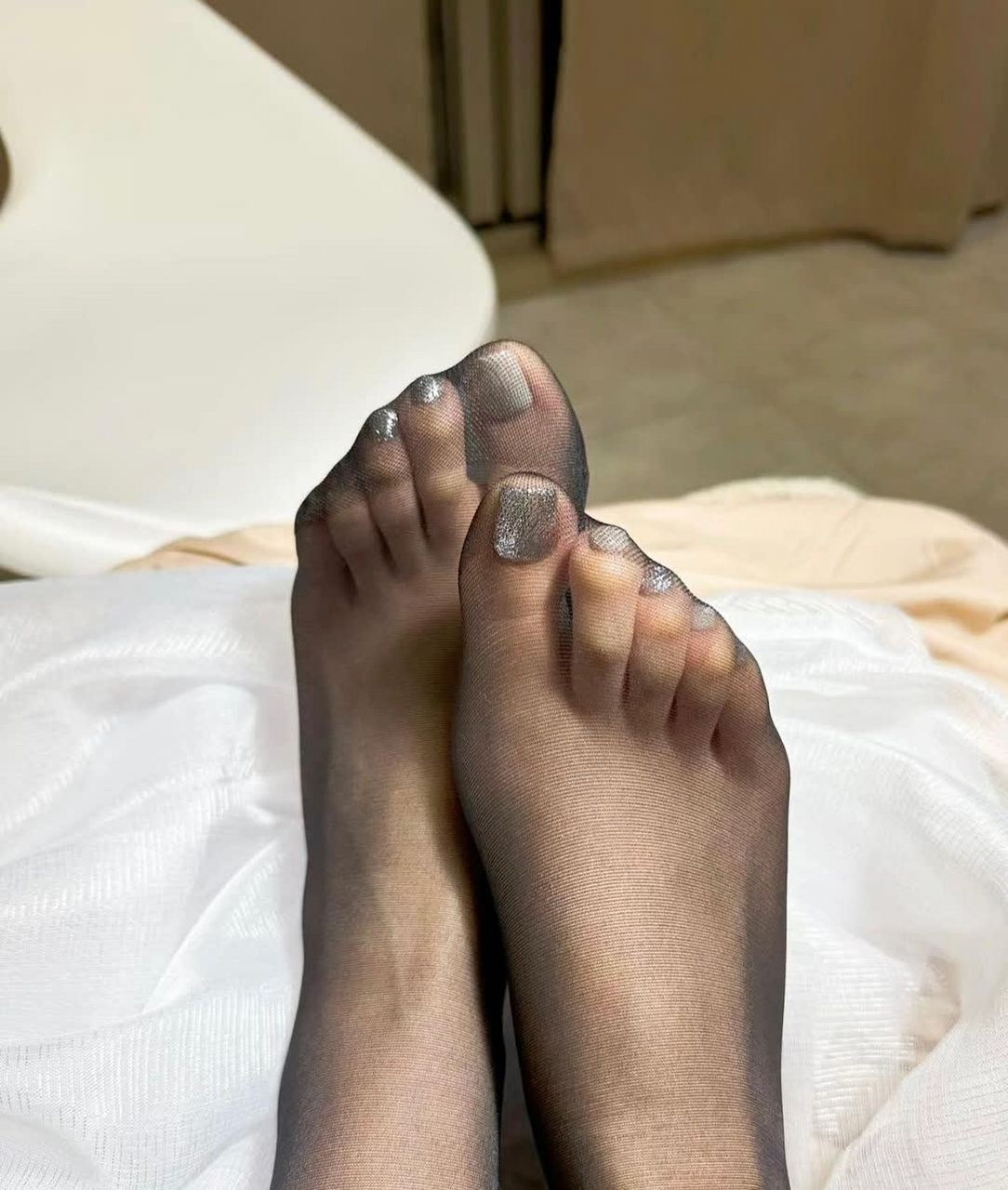 别对我提出无理要求,我会生气的.  #大长狠美# #美足# #丝袜