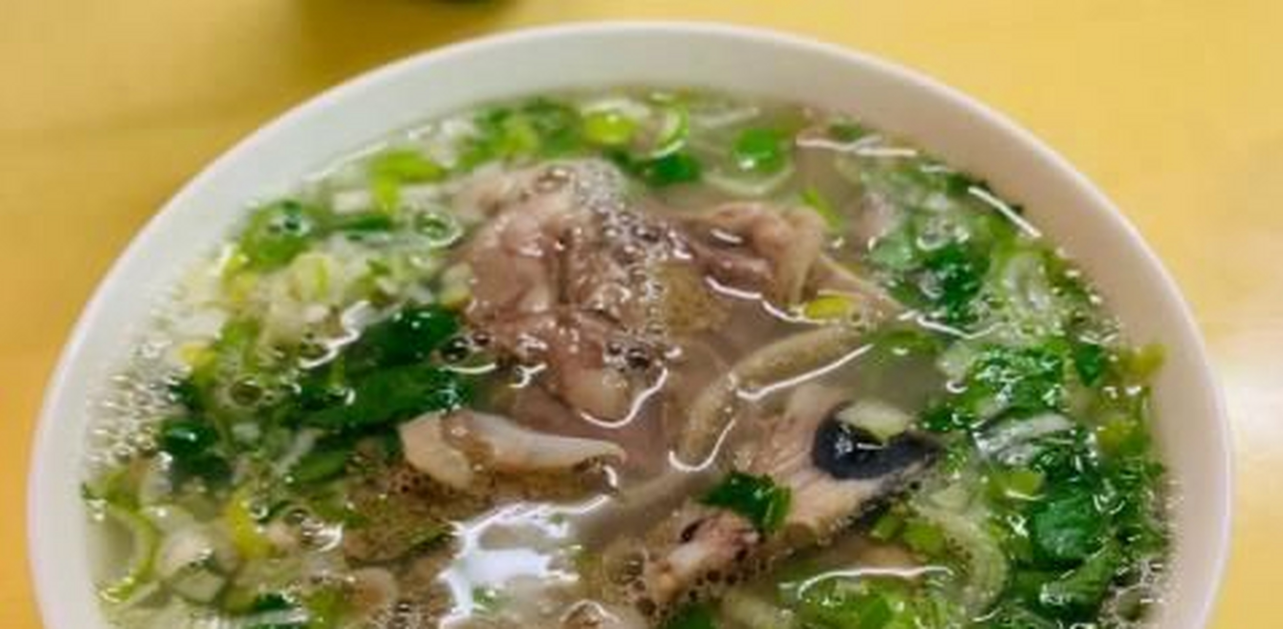 "羊杂割"又称"羊杂碎",是山西的一道地方名小吃.