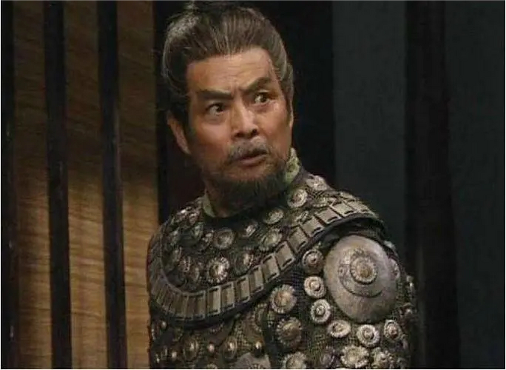 三国两大奇怪猛将,木匠李严与铁匠程普,面对强敌如何被秒杀?