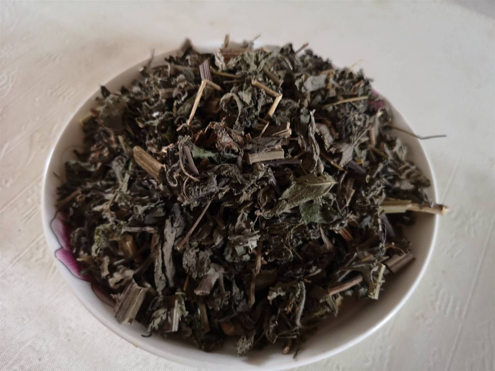 想要降血压,这10种草药要牢记,建议收藏  中医认为高血压是因肝肾失调