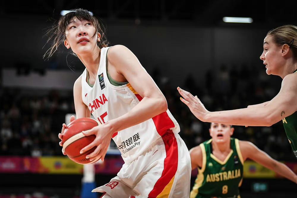 中国女篮中锋韩旭和李梦谁更强?