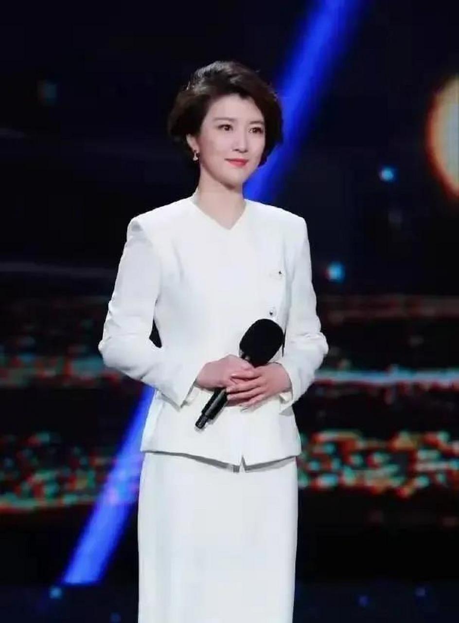 央视美女主持人崔爽 青春靓丽,甜美醉人,端庄秀丽,稳健大方