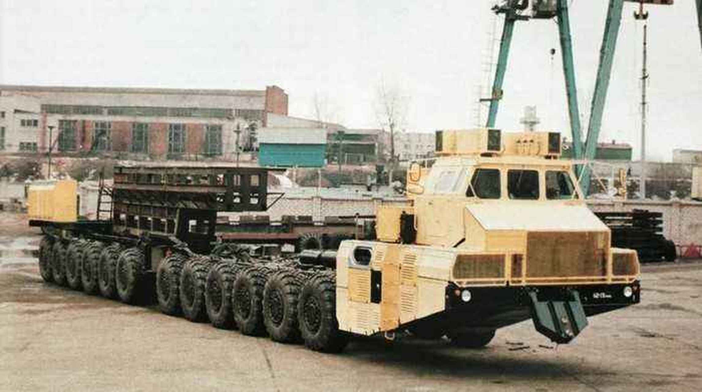 白俄罗斯拥有maz79221超重型载重卡车的生产技术,这种超重型载重卡车