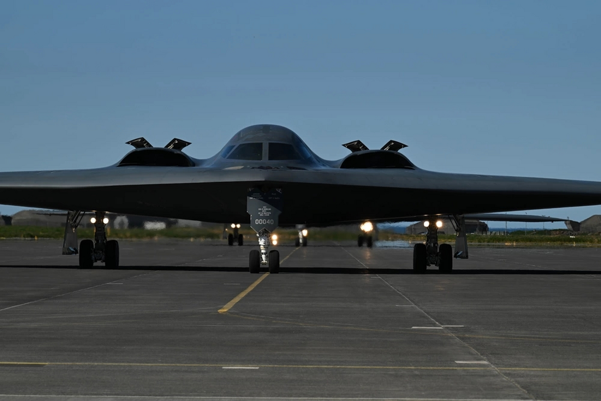 2023 年 8 月 13 日,密苏里州怀特曼空军基地两架 b-2 飞机起飞,他们