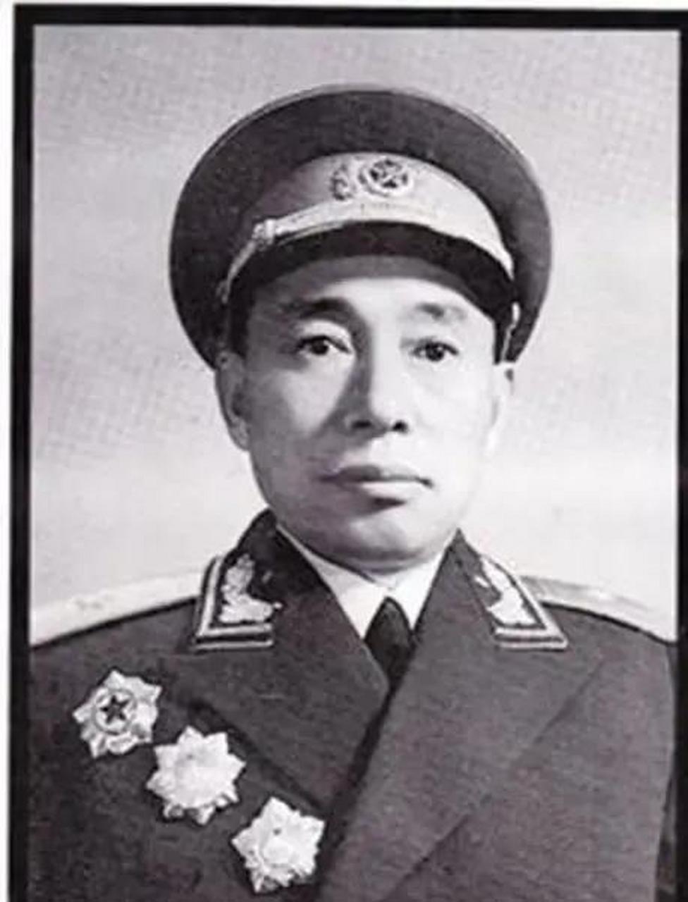 1955年授衔仪式后,何以祥委屈地去找自己的老上级陈毅,问自己为何只有