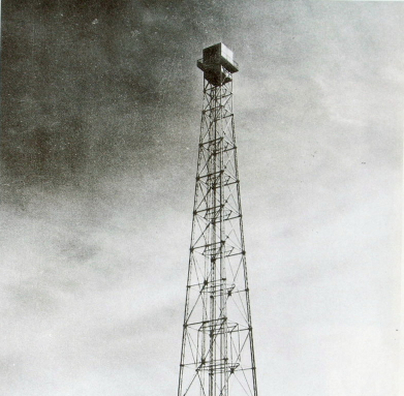 他们在上甘岭战役中的十五军参谋长张蕴钰将军的带领下,奔赴了下一个