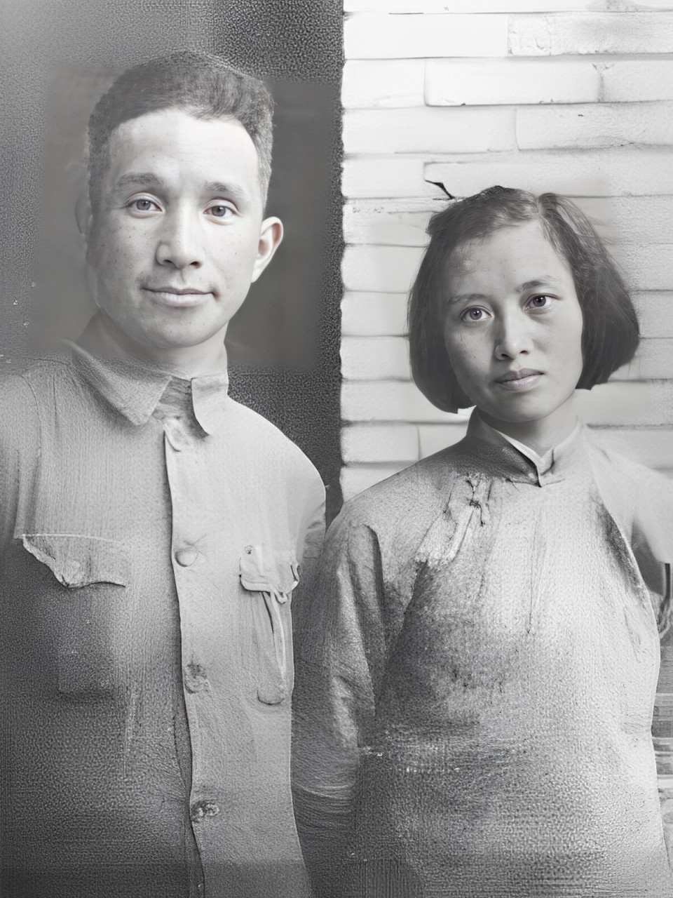 粟裕忽然停下脚步,指了指面前的一家咖啡店.