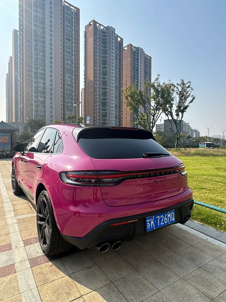 闪耀夜空:保时捷macan星光宝石红的奢华魅力  保时捷红宝石改色,真的