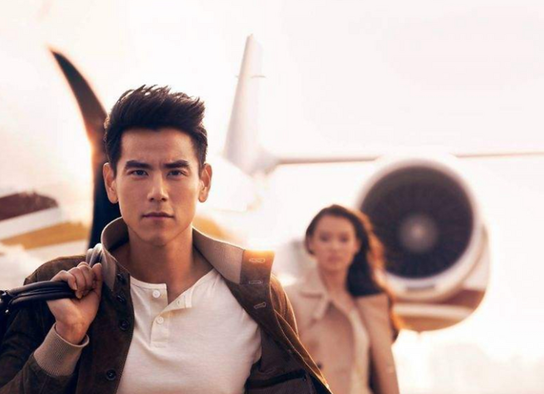 彭于晏热爱与健身,彭于晏帅气的八块腹肌加人鱼线的照片大家估计都