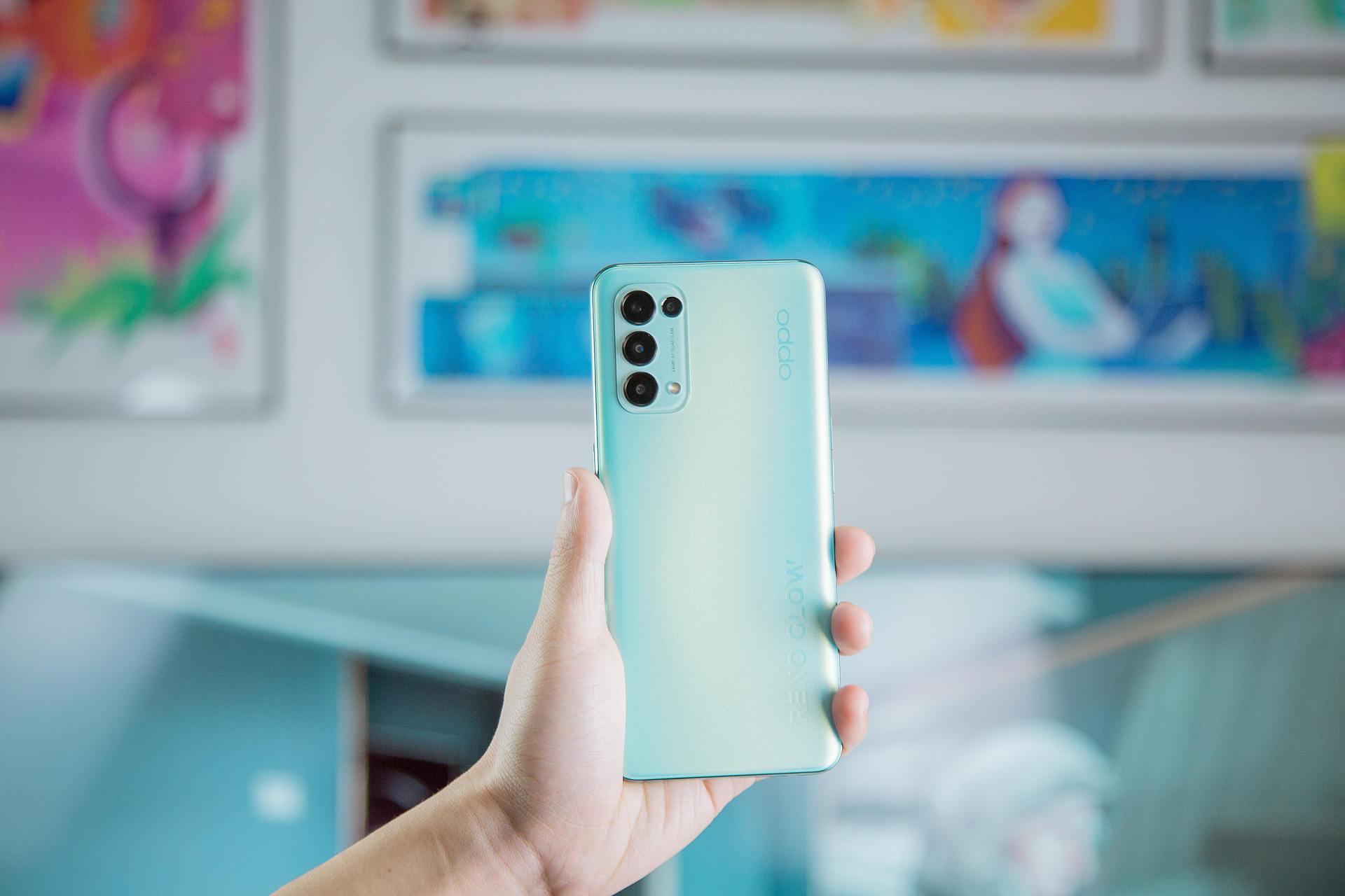 前不久就入手了最新的oppo reno5 k新机,不仅恋恋青风配色看着很清新