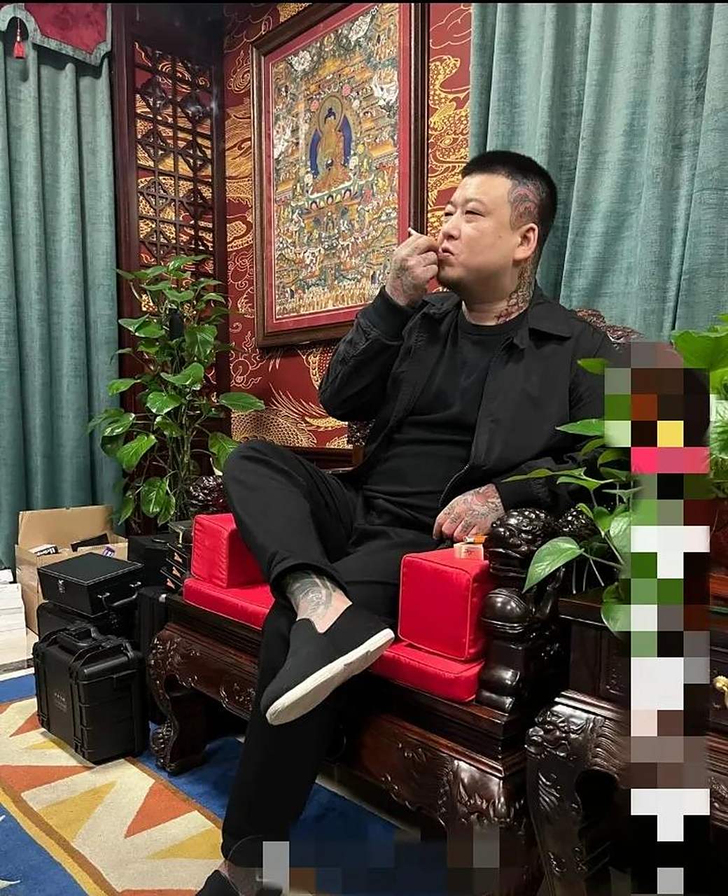 百家号星火计划# 天津李四自曝被聘为天津慈善协会理事,于是回家苛怂