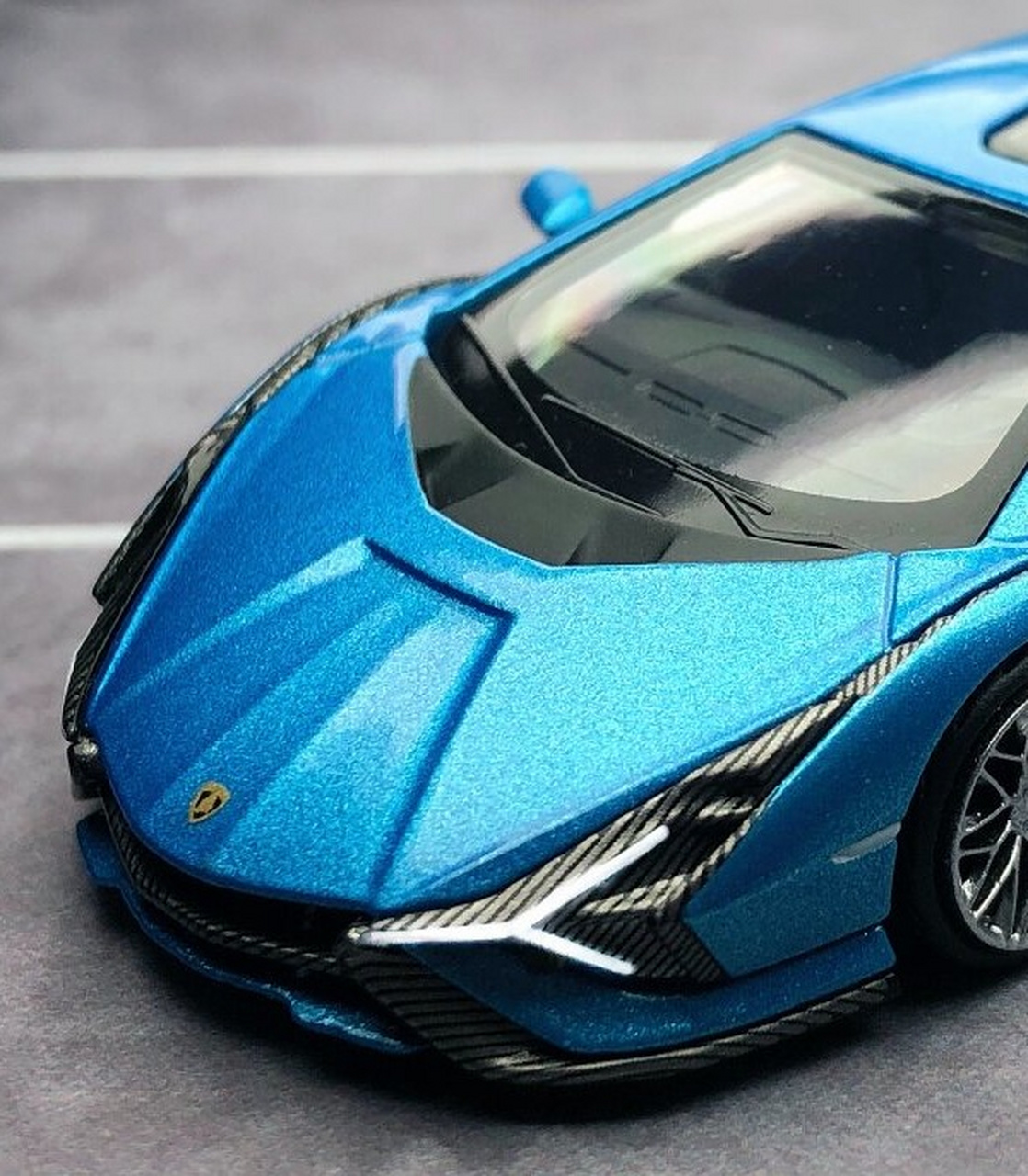 mini gt兰博基尼 闪电sián fkp 37  这台的蓝色漆面质感真的太绝了