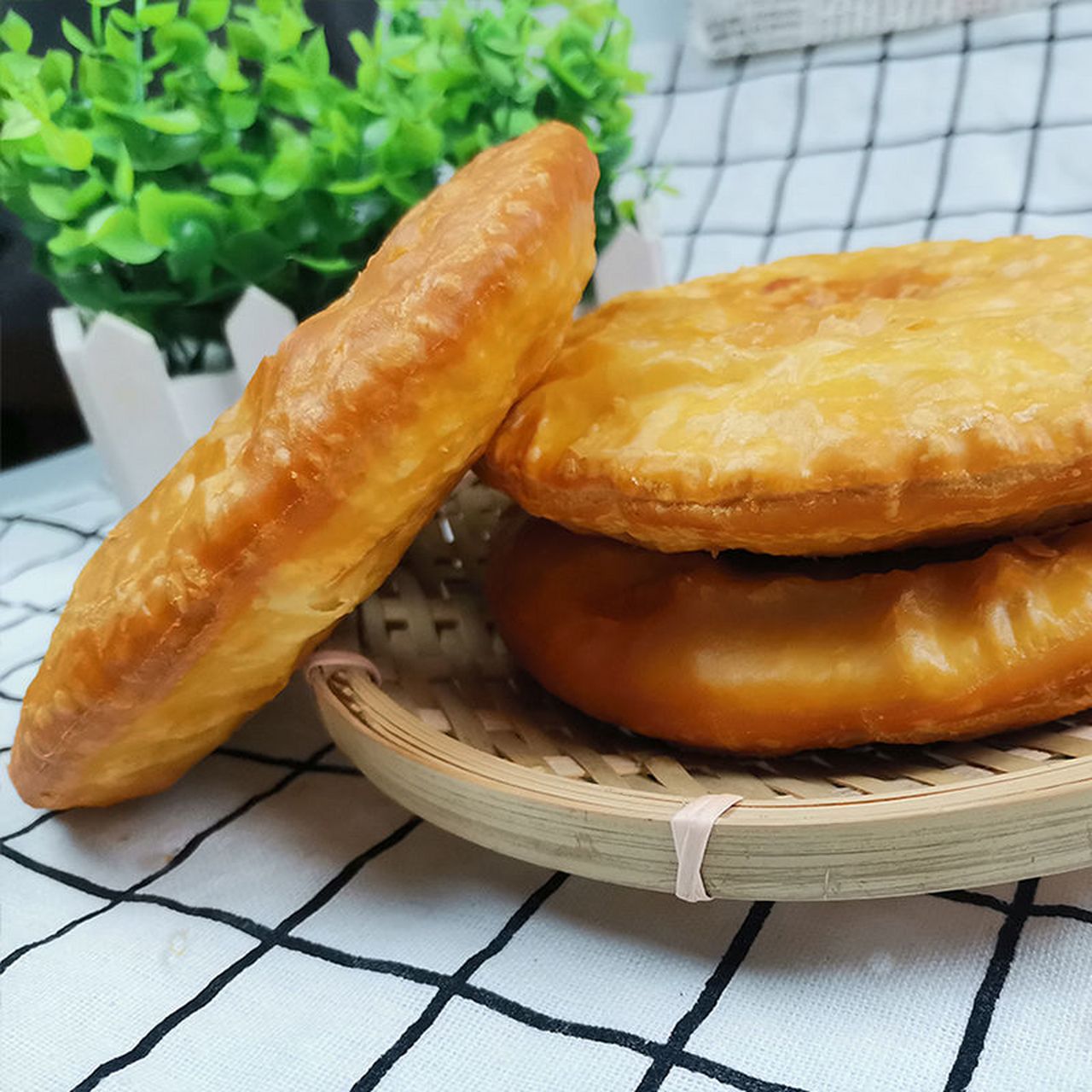 胡麻榨油后的麻饼图片