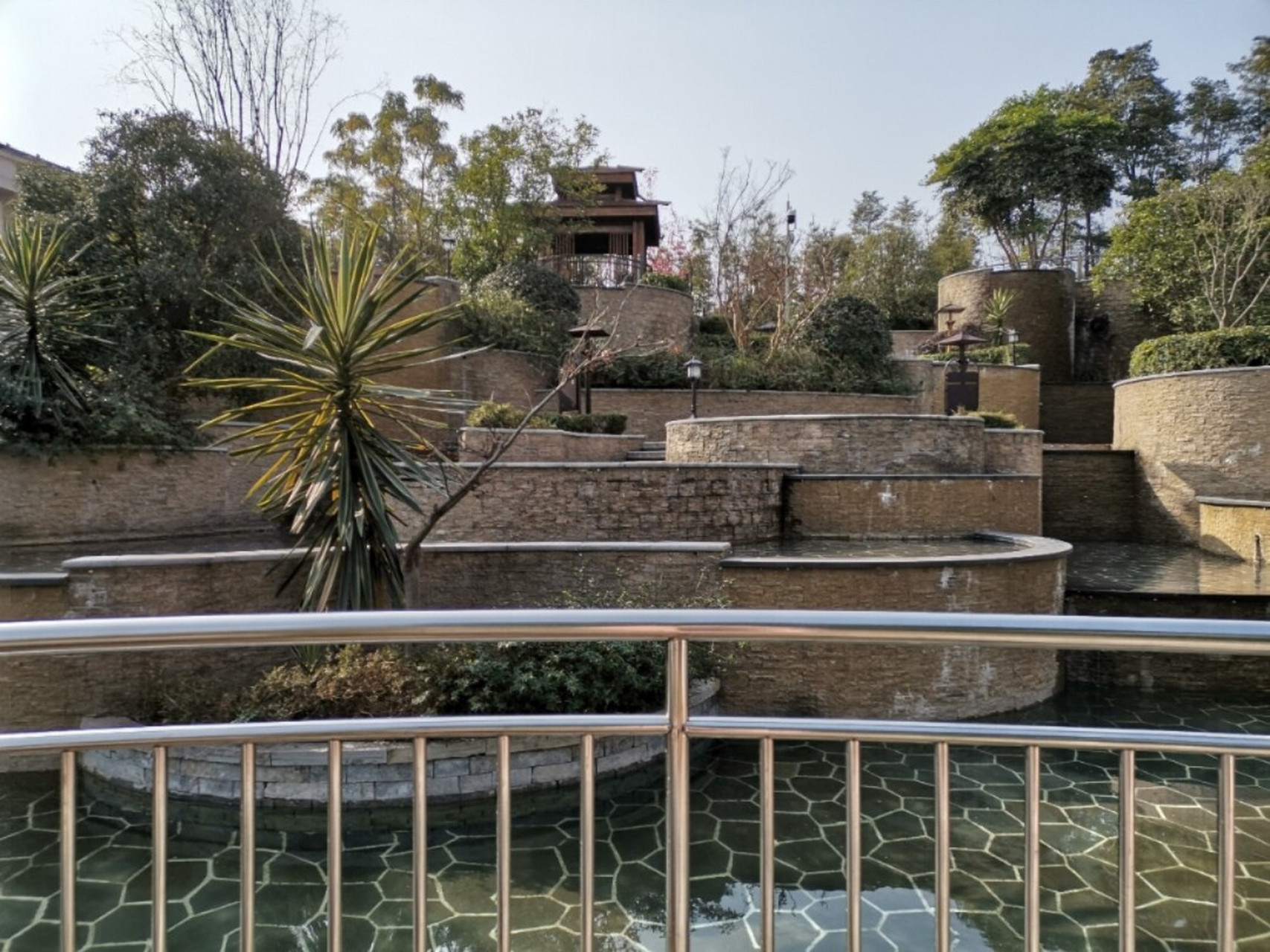 前段时间去了一趟自贡海汤神泉泡温泉,我觉得这个地方相比昭通长宁来