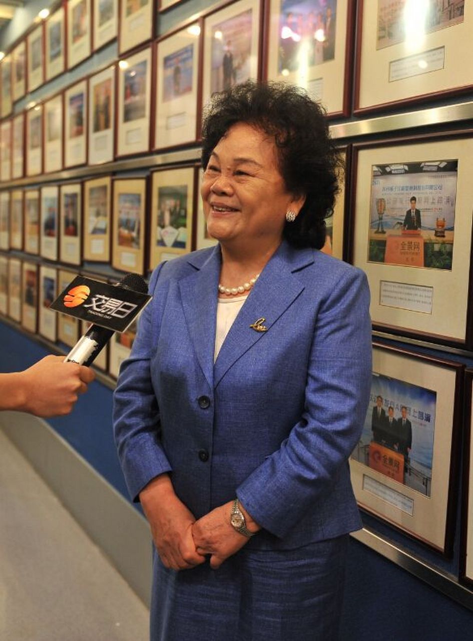 当年,金嗓子创始人江佩珍就用了一招便空手套罗纳尔多免费做了4年广告