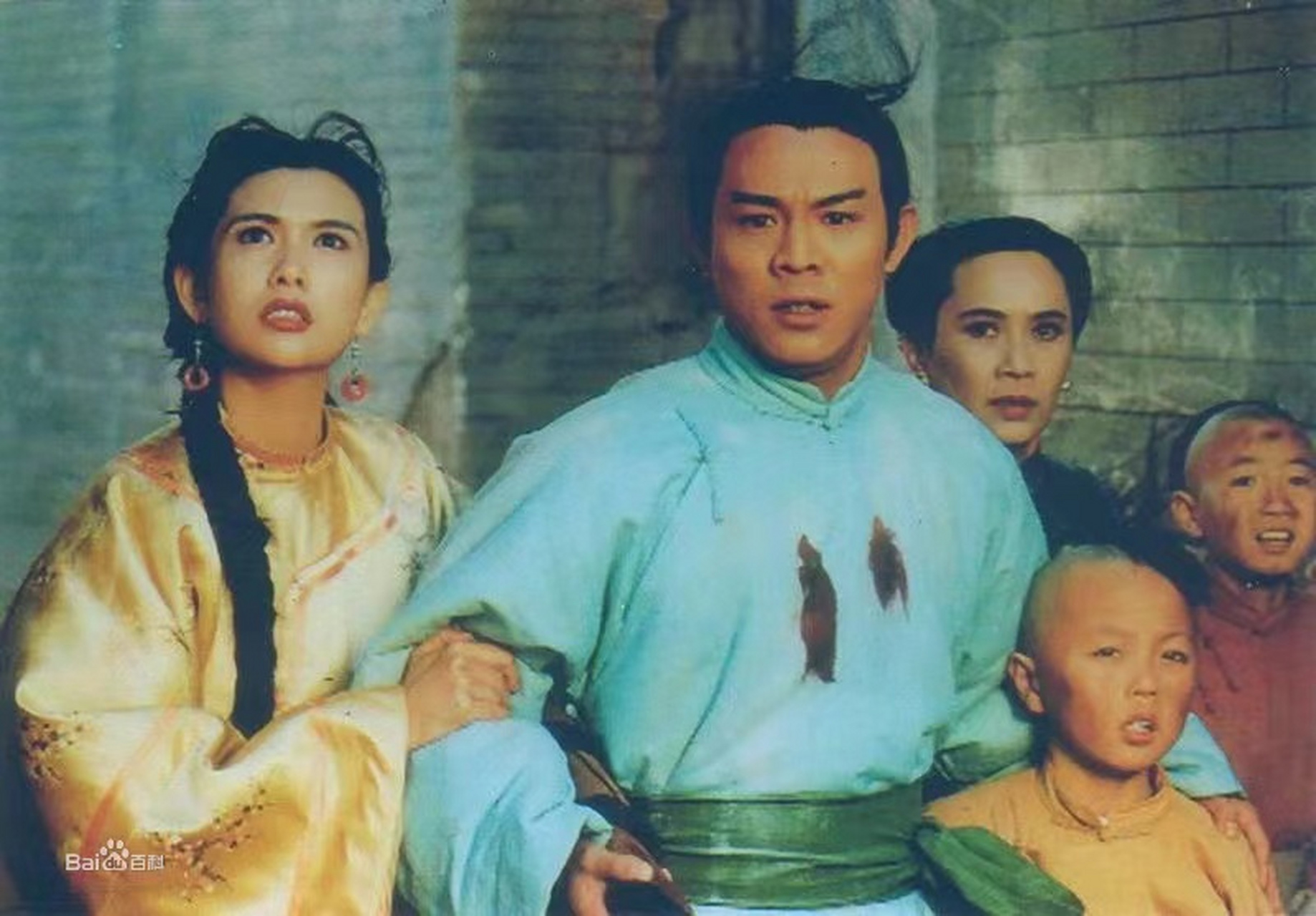 白泰官看了杀心陡起,"这小子长大了必然是我的劲敌,此人不可留!