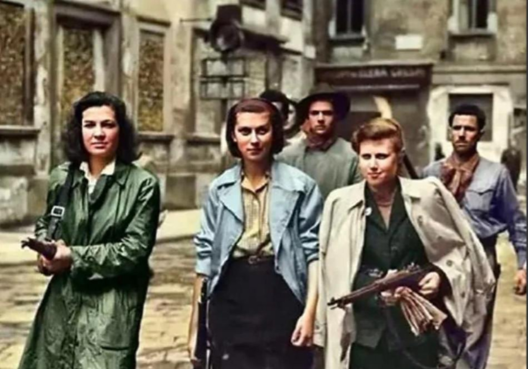 哪张女游击队的照片惊艳到你?