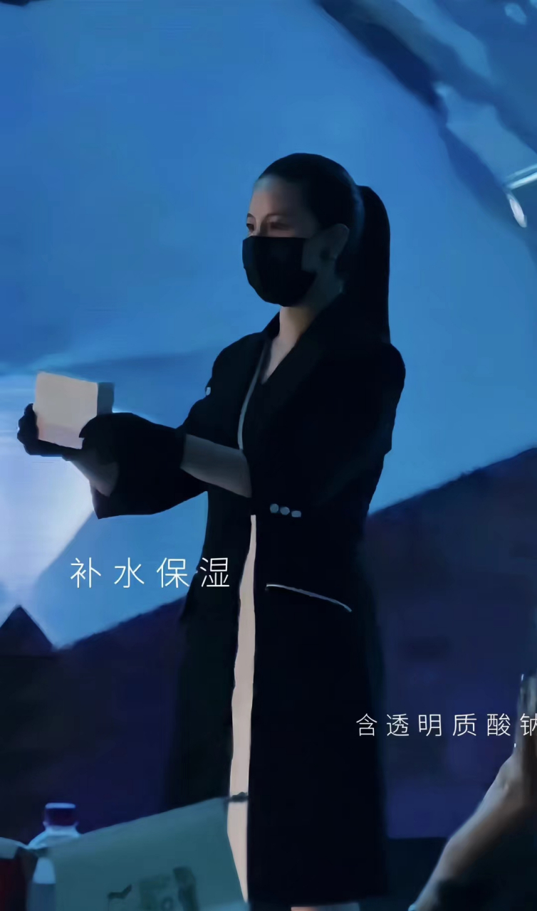 为什么叫意式鸡尾酒疗法 "因为每个人的面部衰老问题不同"  针对痘