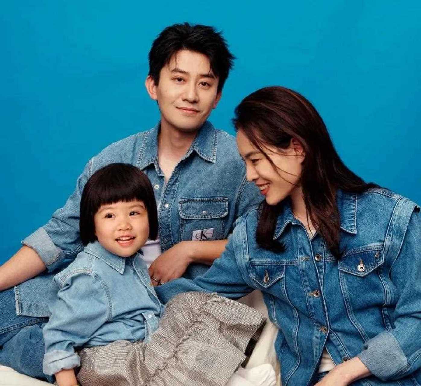 [害羞] 吴敏霞和张效诚他们的故事里,是彼此和孩子,她挨近他一分,他便