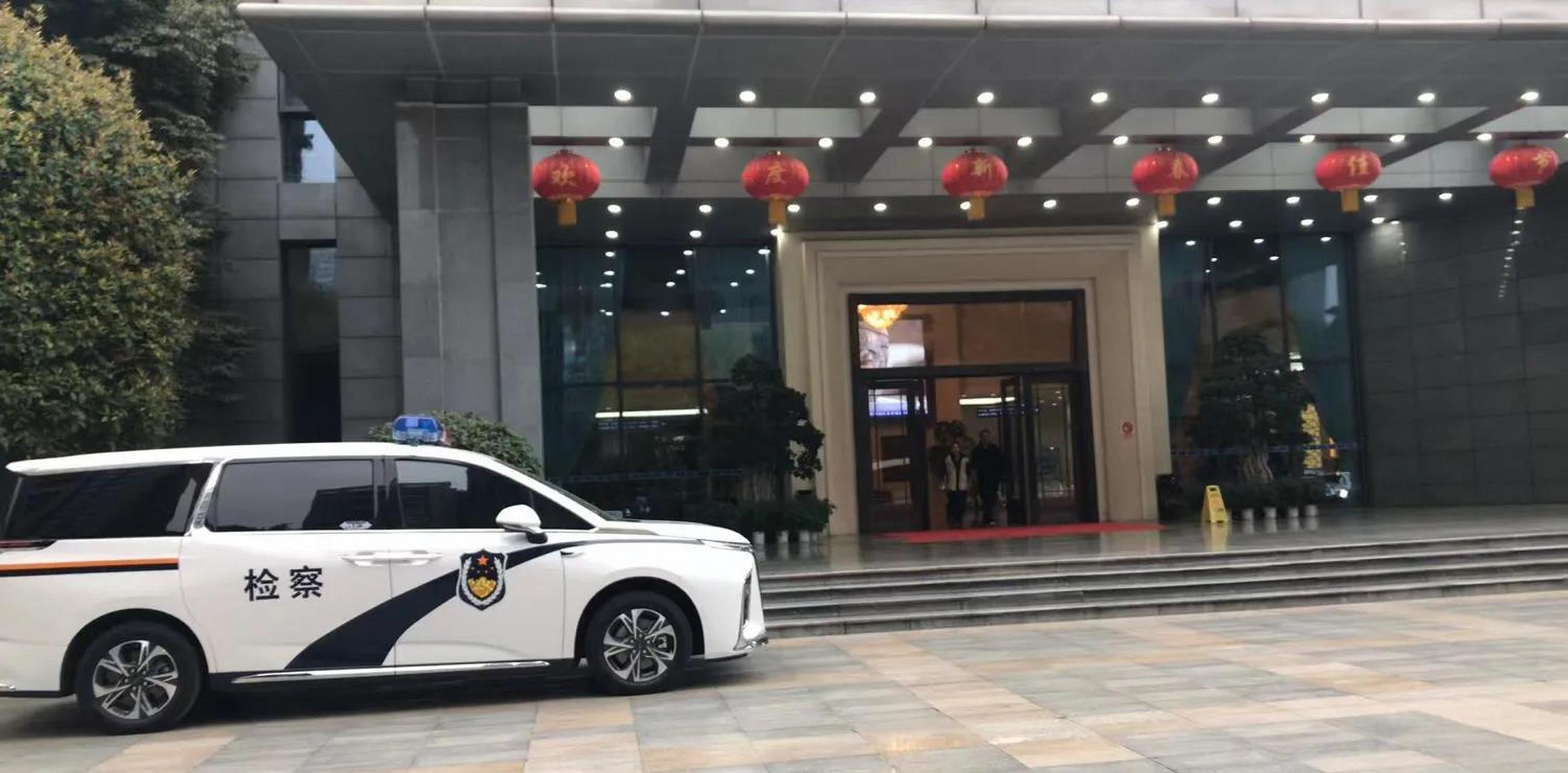 现在检察院警车都这么帅了啊!