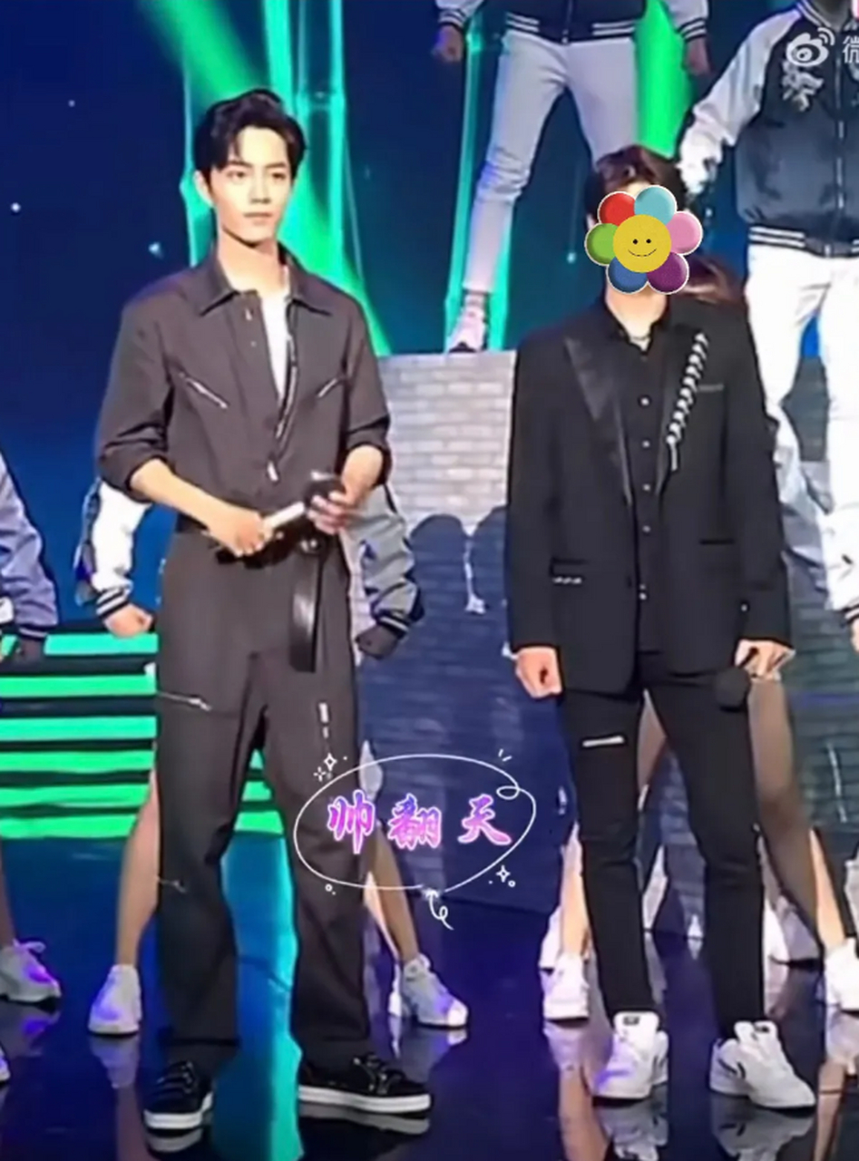 怎么磕的下去啊! 已知肖战净身高183.