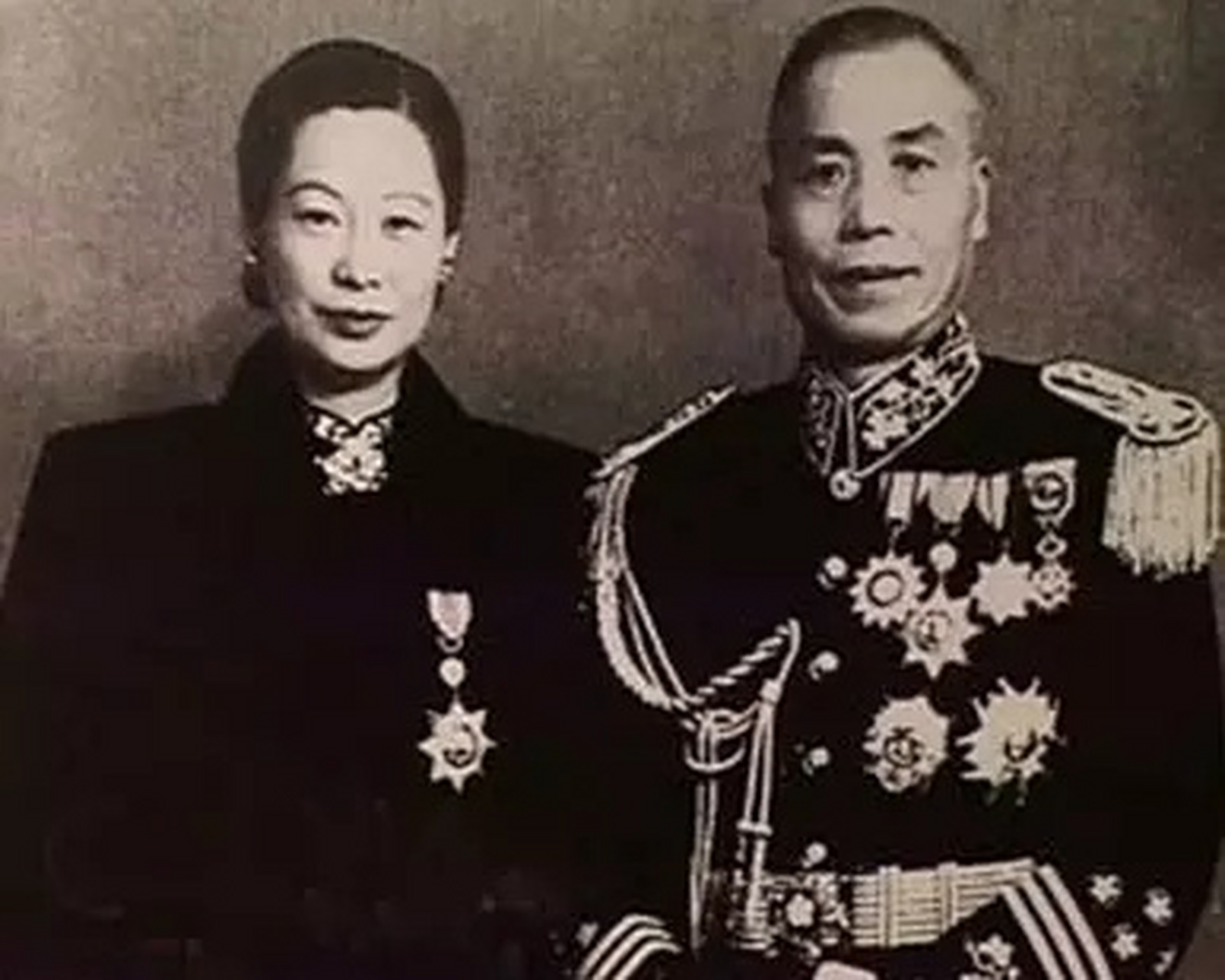 1966年3月,身患晚期乳腺癌的郭德洁逝世,李宗仁的情绪非常低落.