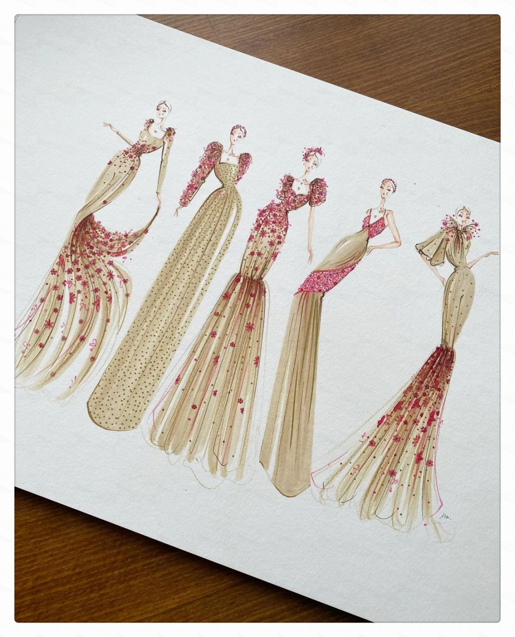 服装设计手稿分享 iva  在我看来,服装设计师的手稿简直就是艺术品,他