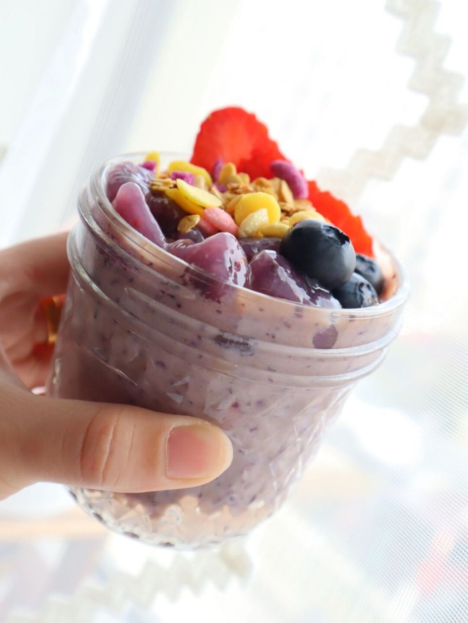 姐妹,这杯料超足的蓝莓优格果昔,我愿称之为饮品天花板巨好喝,秒杀