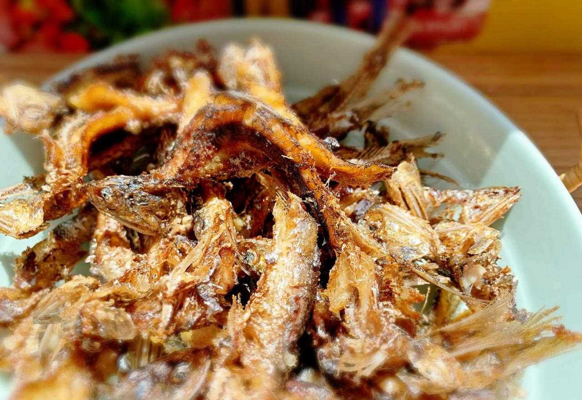 鲅鱼食这种小鱼,不知道是鲅鱼小时候,还是鲅鱼的食物