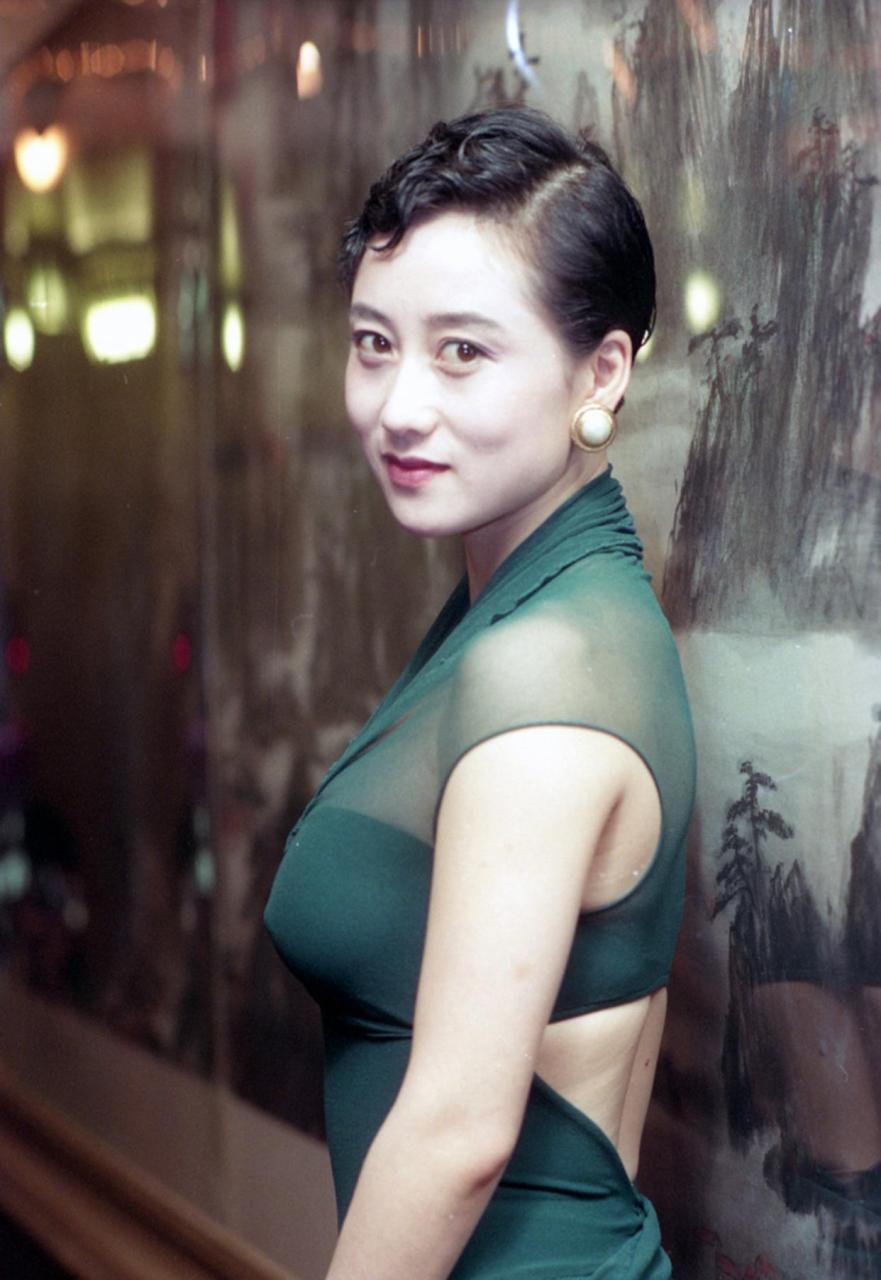 利智八十年代到九十年代旧照,颜值千娇百媚,不愧是亚洲小姐冠军[比心]