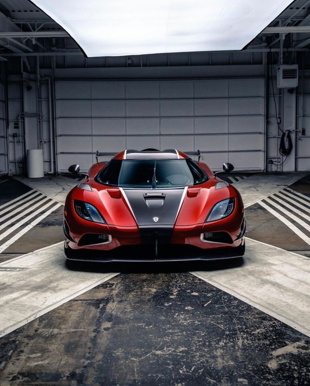 agera rs是一款由瑞典超跑制造商柯尼塞克(koenigsegg)生产的超级跑车