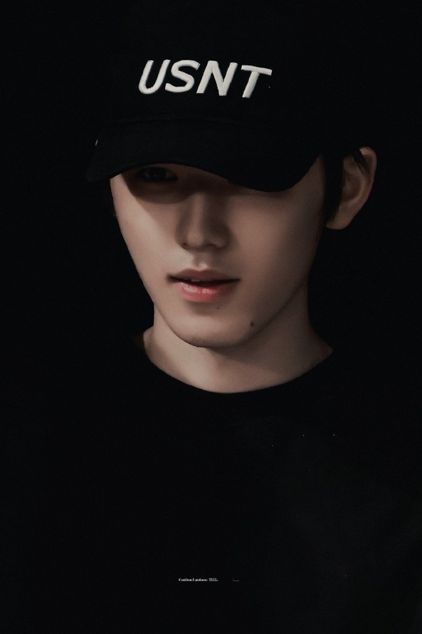 宋亚轩这组写真有腹黑病娇男主那味了!